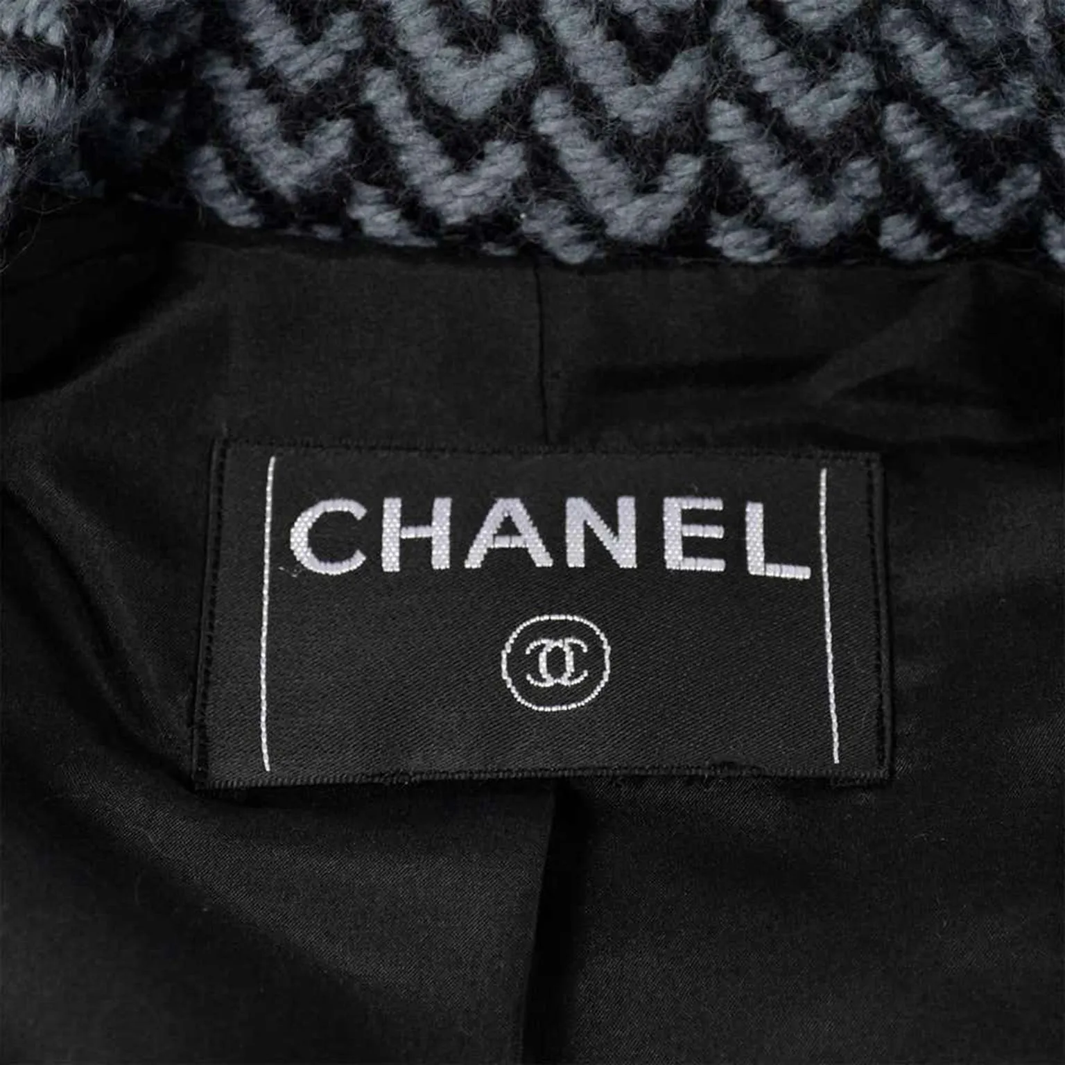 F/W 2000 Chanel Black & Gray Chevron Check Wool Jacket w/ Belt